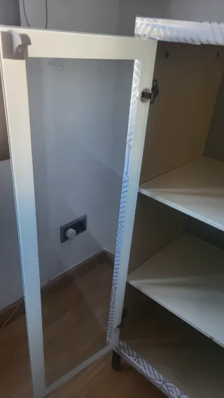 Vitrina Ikea Cristal y Madera