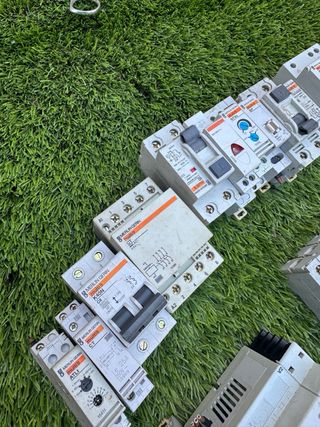 Lote diferenciales y varios Merlin Gerin