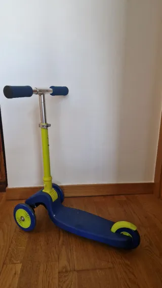 Patinete 3 ruedas Juguettos azul y verde