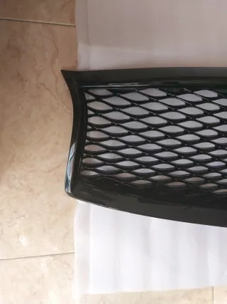 Rejilla Delantera Q50 Negra
