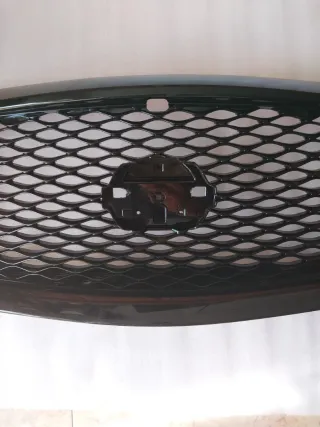 Rejilla Delantera Q50 Negra