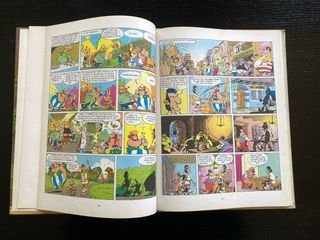 Asterix En Corcega (Spanish Edition)