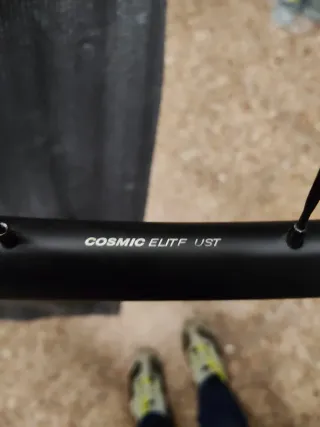 Llantas Carretera mavic cosmic elite UST 30 disc