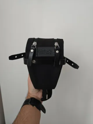 Bolsa sillín Brooks England Negra