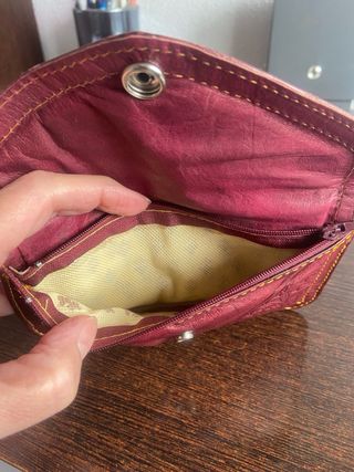 Billetera de cuero grabada