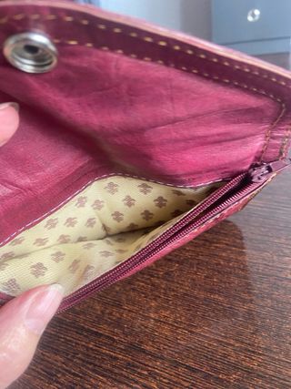 Billetera de cuero grabada