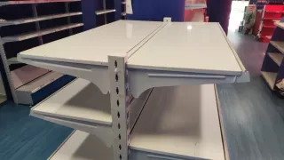 Estanterías comerciales metálicas