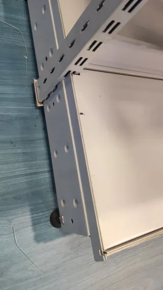 Estanterías comerciales metálicas