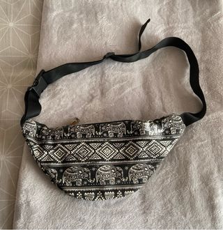 Riñonera con estampado de elefantes