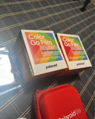 Polaroid Go + 40 fotos + Álbum