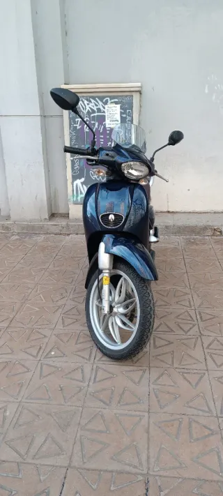 Aprilia Scarabeo 50cc con pegatina C verde 2018