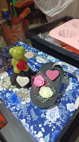 Appendiabiti decorativi in cera