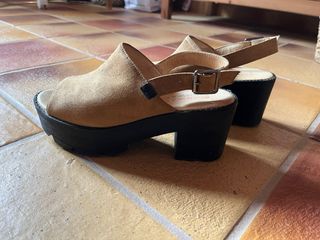 Sandalias Coolway Plataforma marrón y Negra