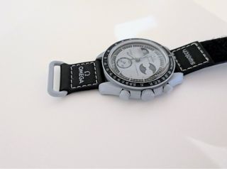 Omega Swatch Mission to Earthphase Nuovo