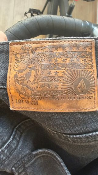 Vaqueros Volcom Negros