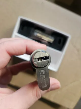 Bombín de seguridad para puerta SIN USAR