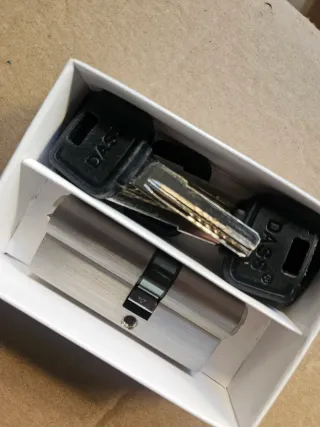 Bombín de seguridad para puerta SIN USAR