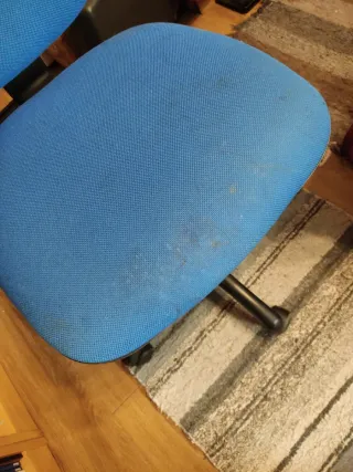 Silla de oficina azul