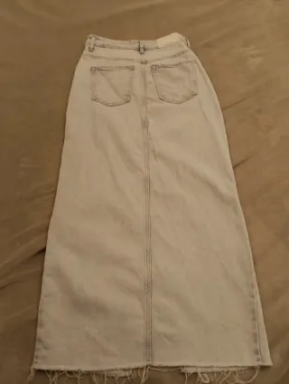 Falda vaquera midi Stradivarius T.34