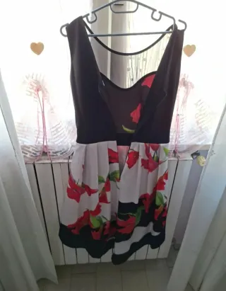 Abito elegante Rinascimento floreale In raso