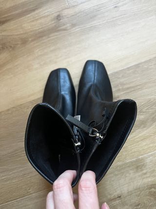 Botas Zara negras tacón cuadrado