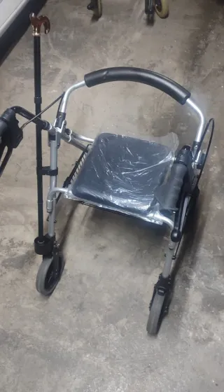 Andador 4 ruedas plegable