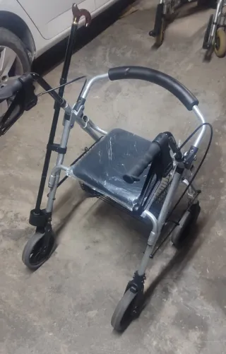 Andador 4 ruedas plegable
