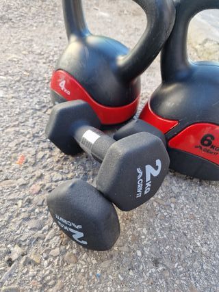 2 Mancuernas 2kg y 2 Pesa Rsa kettlebell 4kg y 6kg