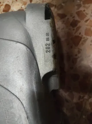 Botas de esquí plateadas