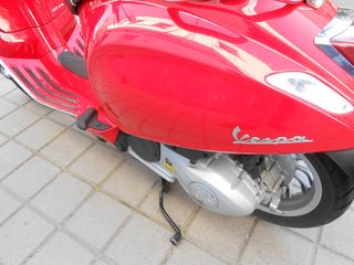 Vespa 125 Sprint Roja