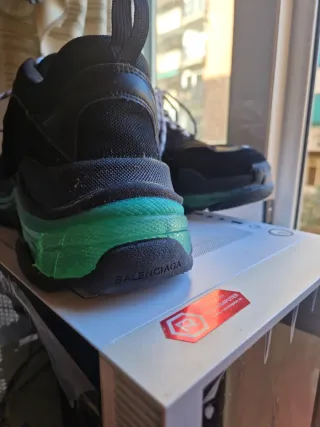 Zapatillas Balenciaga Triple S Negras y Verdes