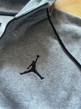 Chaqueta Jordan Talla M Gris