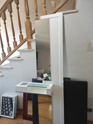 Mueble de entrada con espejo