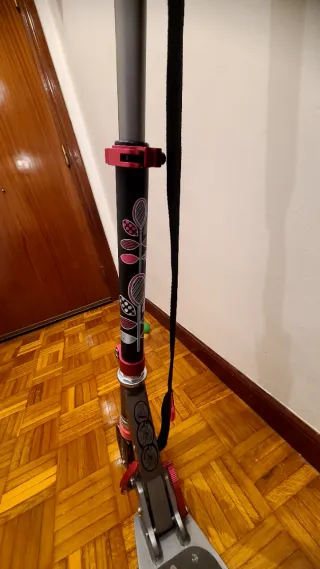 Patinete infantil y casco