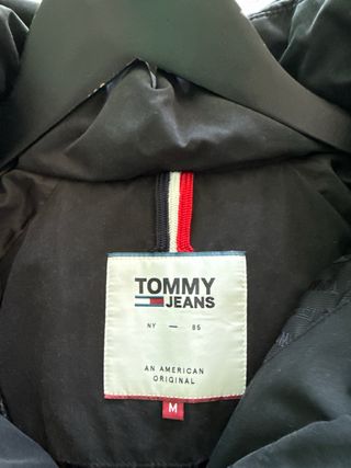 Cazadora Tommy Jeans Negra