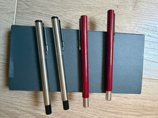 Set di quattro penne Parker Juan. Due argento, due rosse