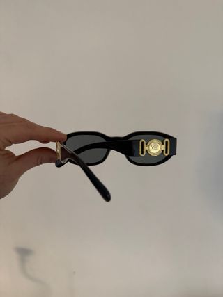 Occhiali da sole unisex neri e oro stile vintage