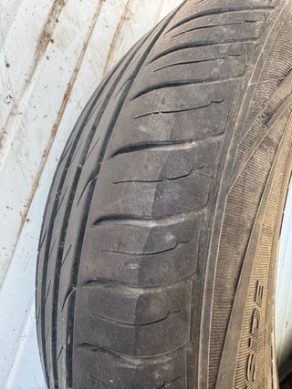 Neumático suelto 205/55 R16 V
