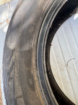 Neumático suelto 205/55 R16 V