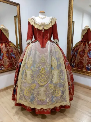 Traje Fallera Bordado Rojo y Dorado
