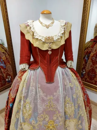 Traje Fallera Bordado Rojo y Dorado