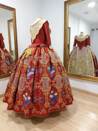 Traje Fallera Bordado Rojo y Dorado