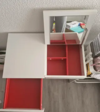 Toeletta IKEA Bianca e Rossa