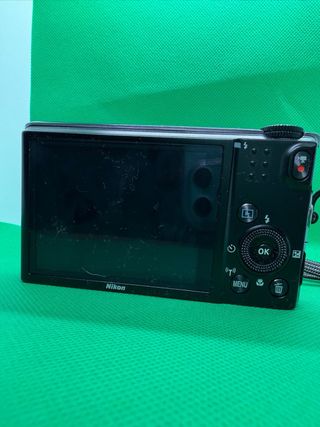Cámara Nikon Coolpix S9600 Negra