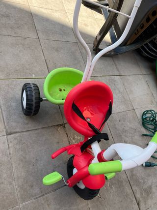 Triciclo infantil rojo y verde