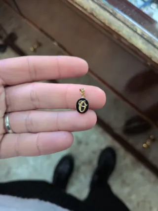 Colgante Letra Oro 18k y Ónix