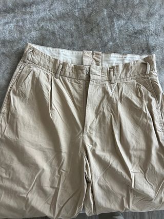 Pantalones pinzas beige (Talla M) Zara