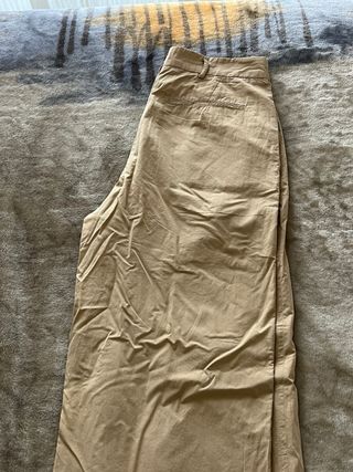 Pantalones pinzas beige (Talla M) Zara