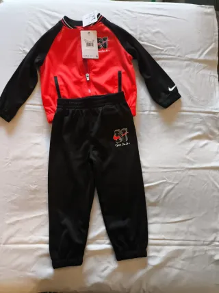 Tuta Nike Bambino Rossa e Nera 24mesi