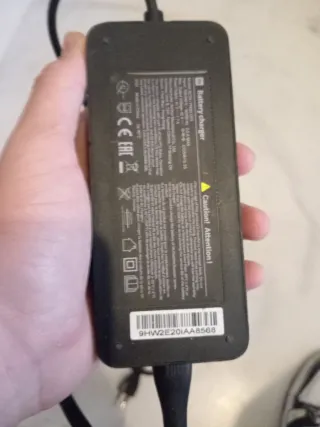 Cargador Patinete Eléctrico